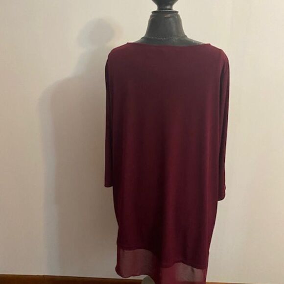Susan Graver Everyday Burgundy asymmetrical Tunic with sheer bottom, size 1X - Picture 2 of 4